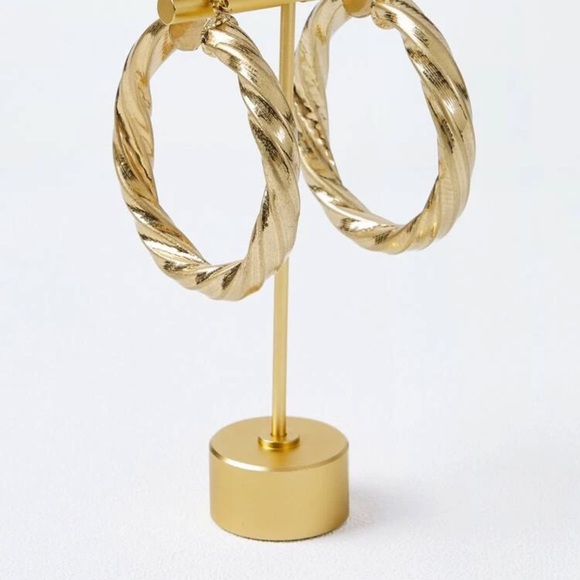 🌟MOTF PREMIUM TWIST HOOP EARRINGS🌟 - Picture 5 of 10